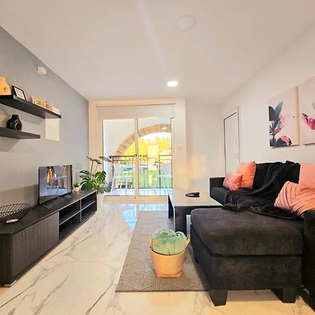 1Bd Beach Apartment Pafos Exterior foto