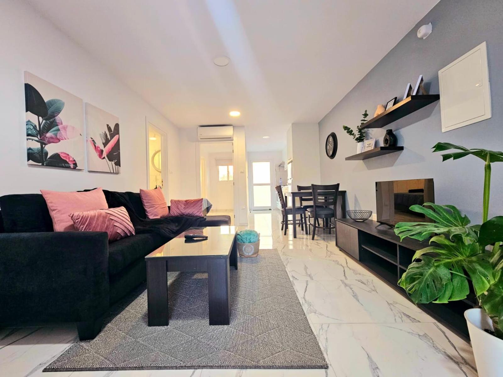 1Bd Beach Apartment Pafos Exterior foto